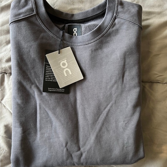 On Running Gray Sweatshirt - Picture 1 of 8